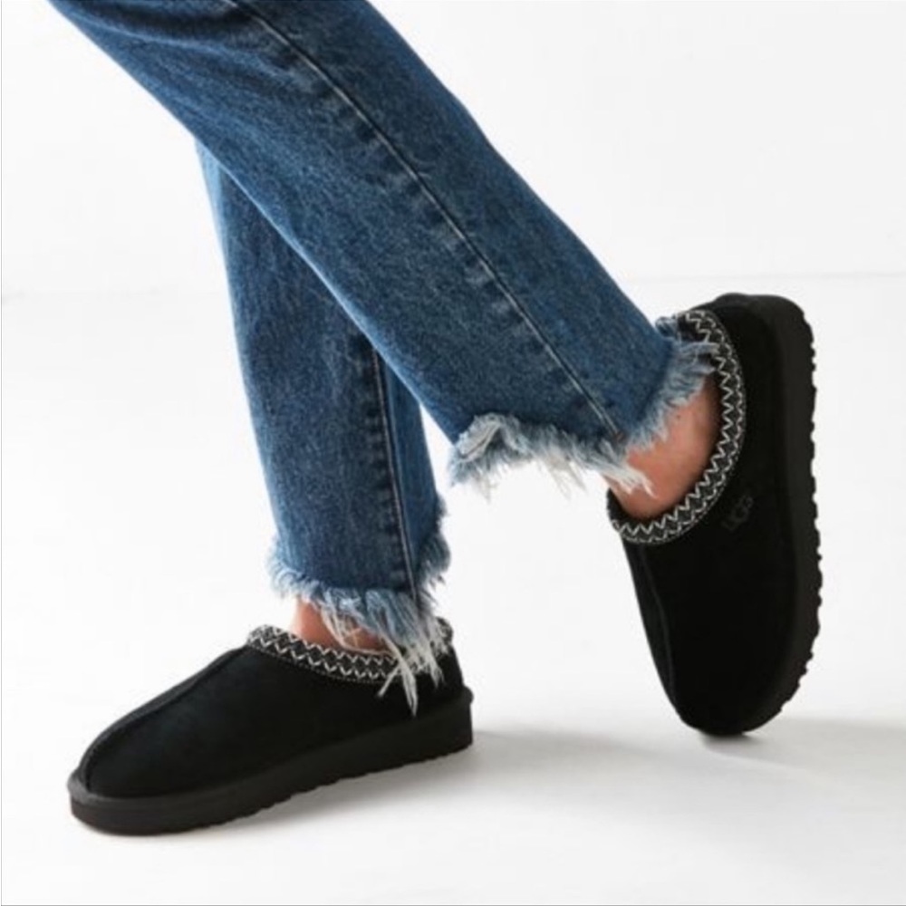 UGG Tasman Black suede slippers women Size 9 men size 7 unisex; gently used